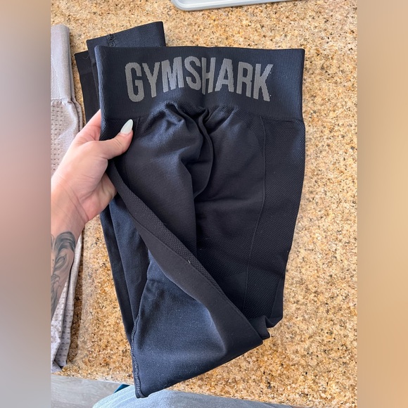 GYMSHARK LEGGING BUNDLE! - Picture 5 of 7